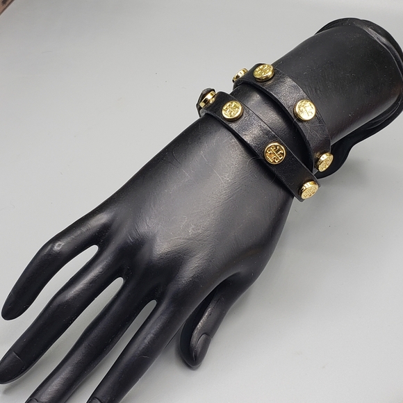 Tory Burch Black Wrap Leather Goldtone Logo Studs NWOT 15 inches - Picture 4 of 6